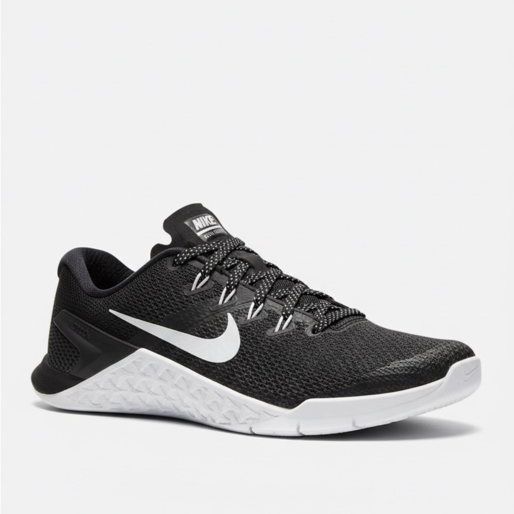 Nike Women's Black and White Training Sneakers